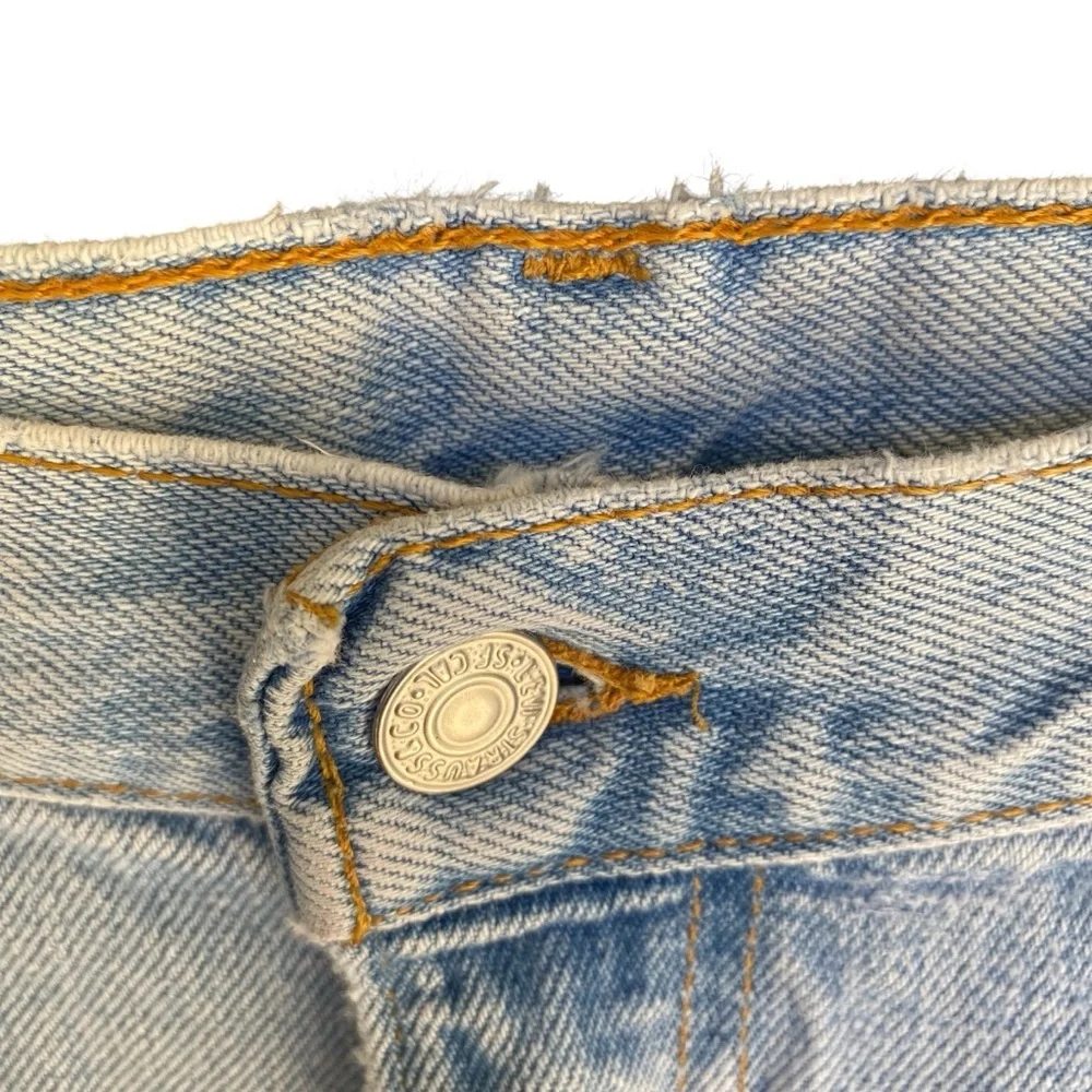 Levis 506 Loose Fit Light Wash Vintage Jeans Mens Size 36 x 30 90s Relaxed Denim